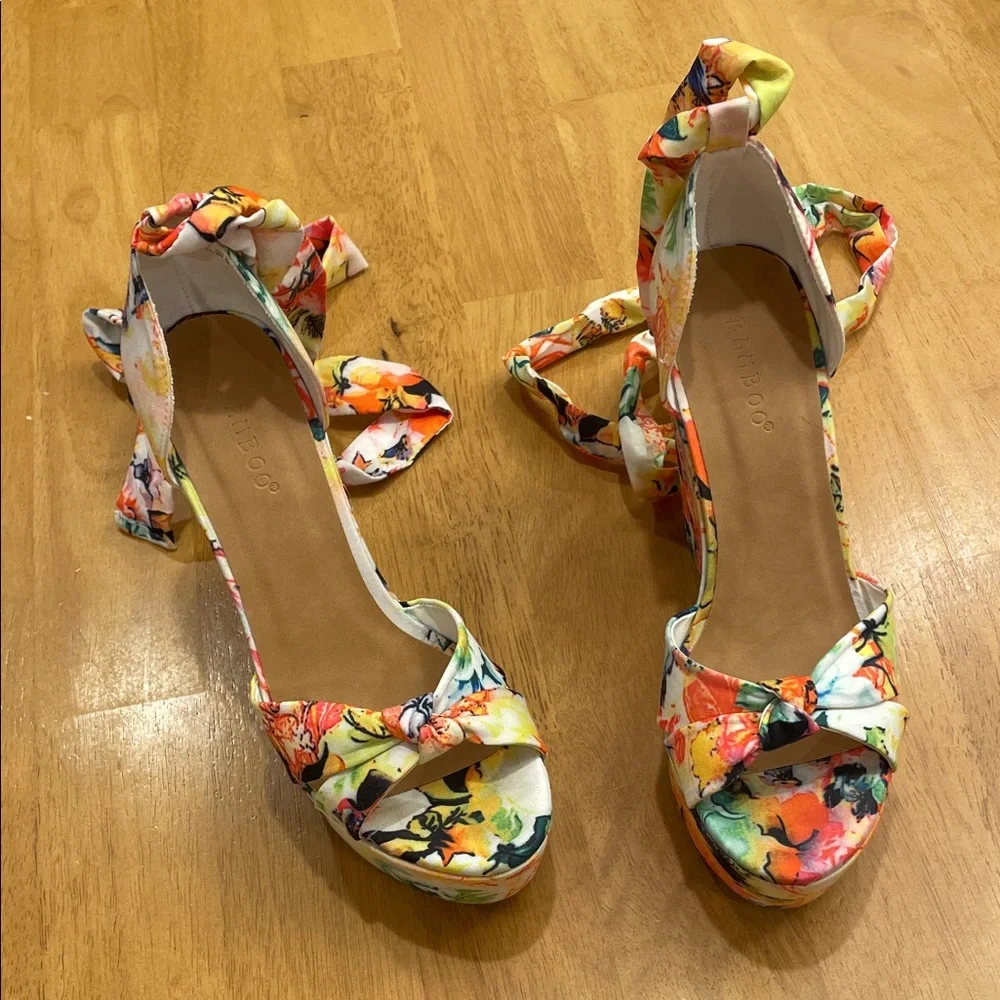 Bamboo Floral Choice-63 Peep Toe Women's Espadrille Wrap Around Wedges Size 7.5